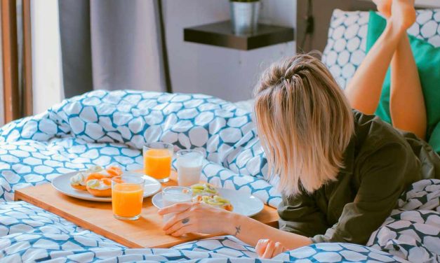 Entre o jantar e a cama: como entrar bem no descanso