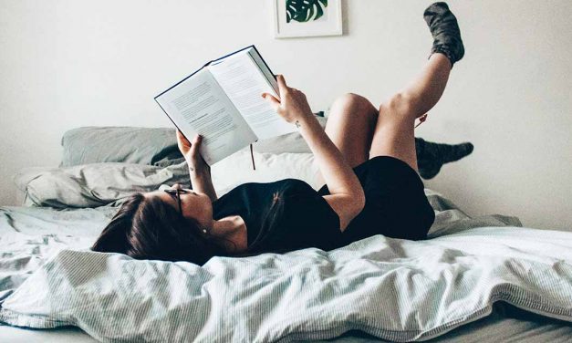 Como colocar uma almofada de leitura?