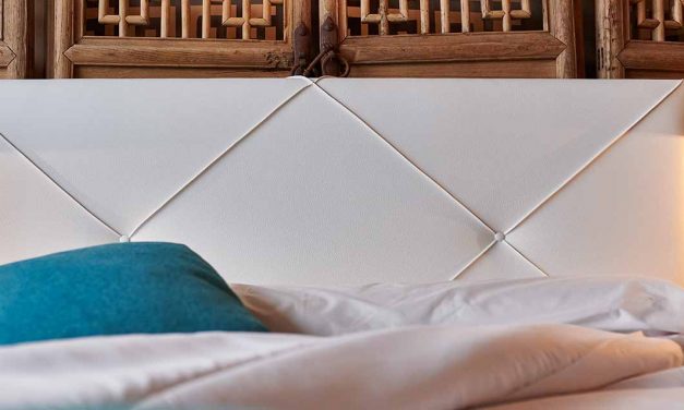 Razões para colocar uma cabeceira branca no seu quarto