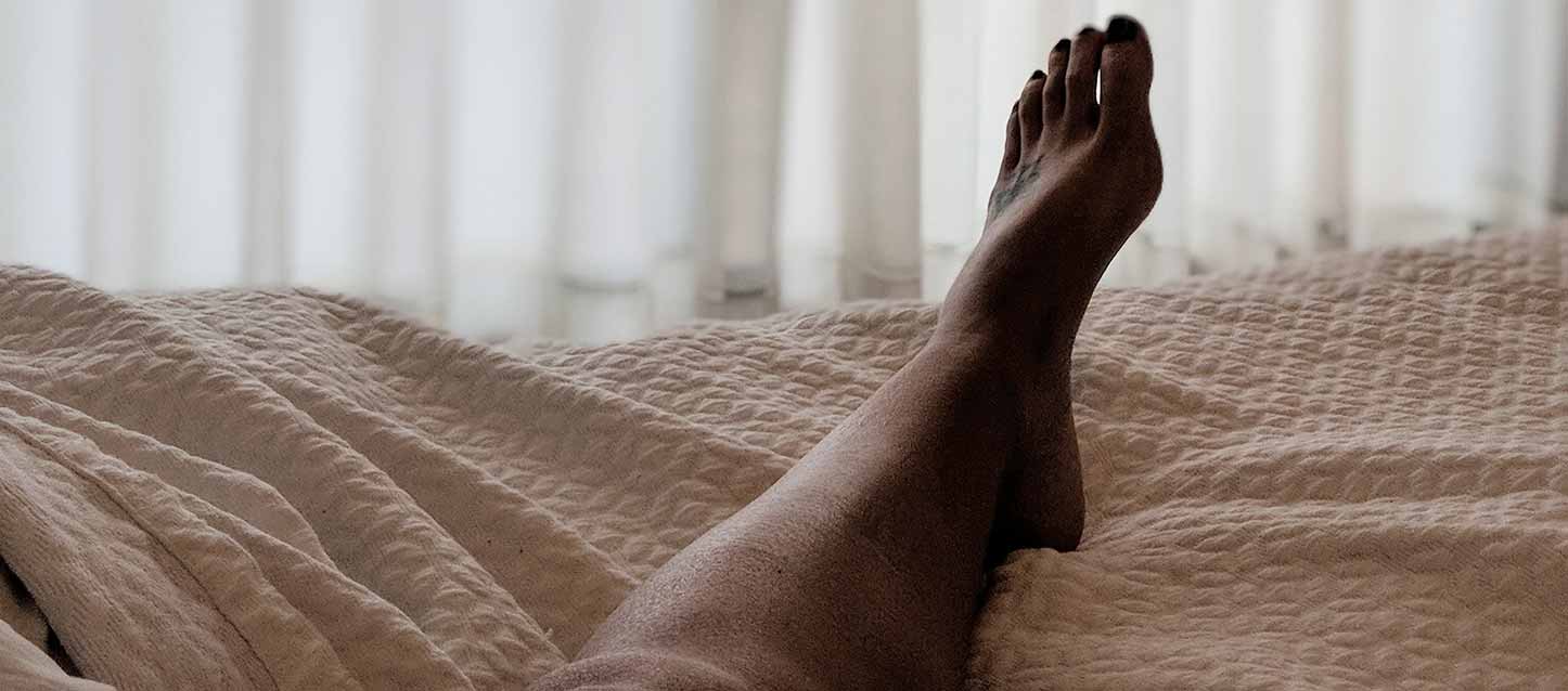 dores-nas-pernas-ao-dormir