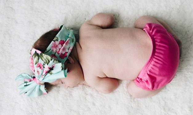 Um bebé deve dormir de barriga para baixo?
