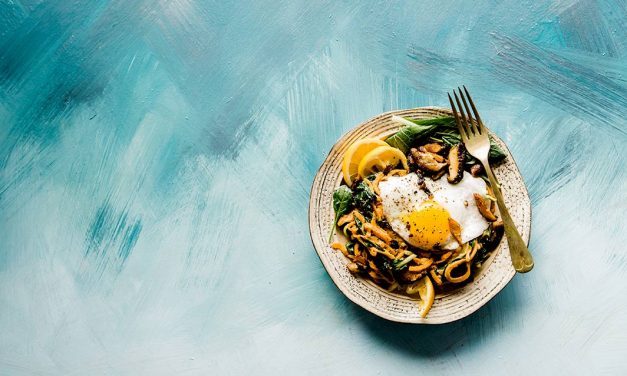 Porque é que ficamos com sono depois de comer?