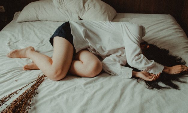 Dormir num colchão velho ou em mau estado é prejudicial