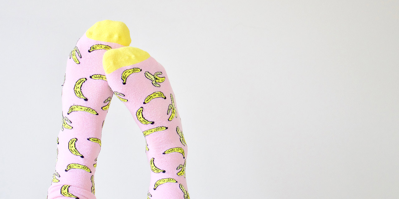 meias rosa com bananas