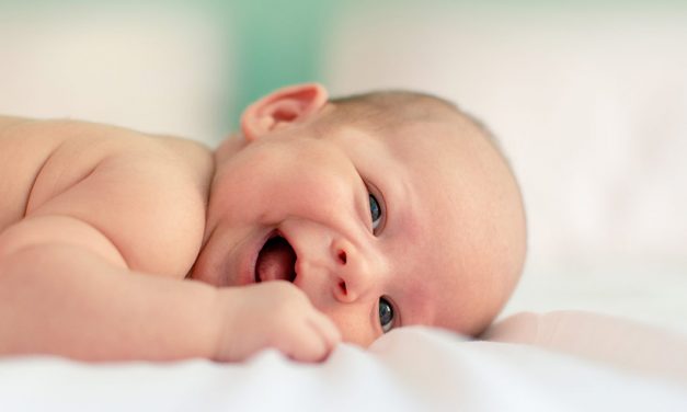 Como prevenir a plagiocefalia em bebés