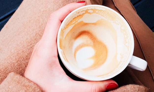 Como a cafeína afeta o sono