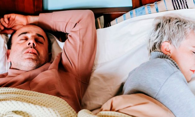 A melhor postura para dormir, que evita as dores de costas