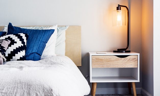 Como iluminar o seu quarto para promover o descanso