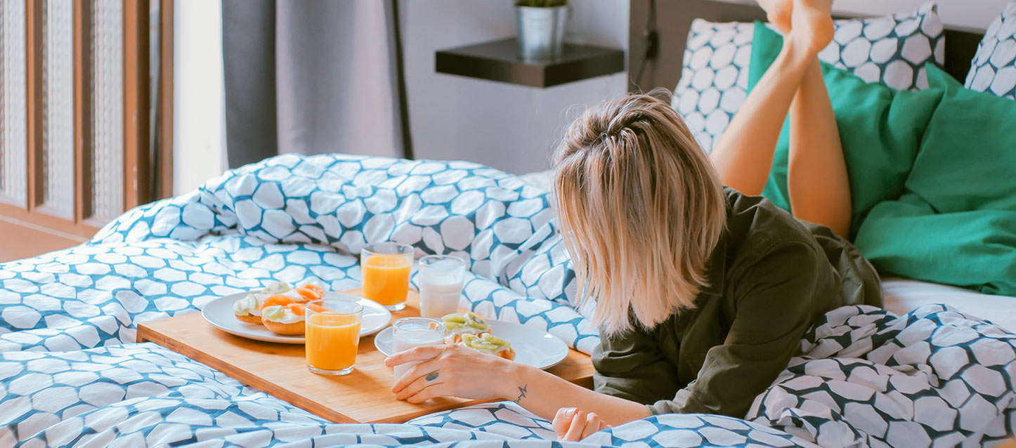Pequeno almoço na cama Truques para evitar manchar o colchão