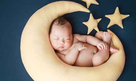 É normal que um bebé ronque ao dormir?