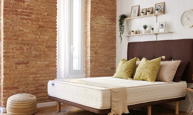 O Que Colocar por Cima da Cabeceira da Cama de Casal