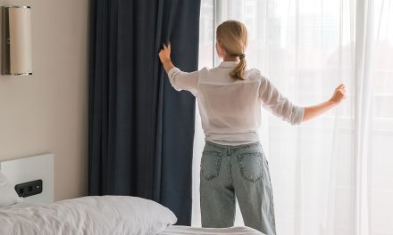 Como ventilar um quarto sem janelas?